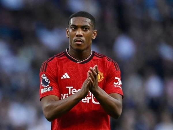 Bóng đá Quốc Tế ngày 11/1: Martial quyết bám trụ ở Man United