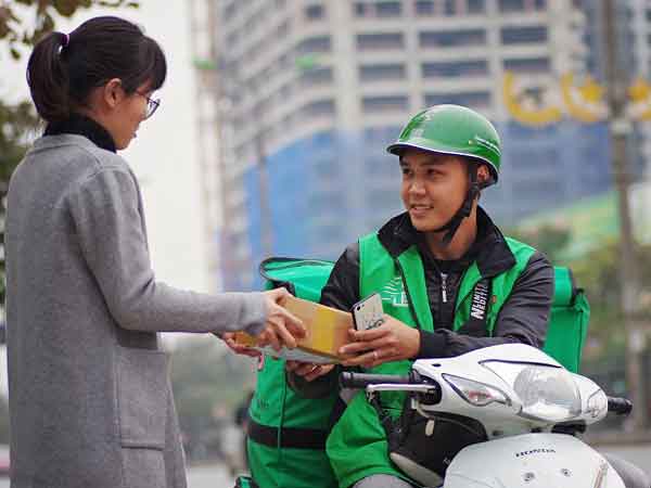Dịch vụ shipper đến nhà lấy hàng mang lại nhiều tiện lợi bất ngờ