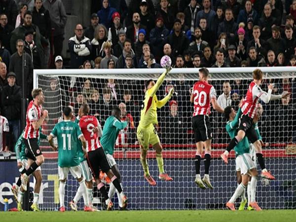 Brentford – đội tiên phong đang bị lu mờ